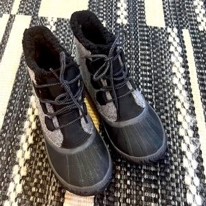Sorel boots size 8